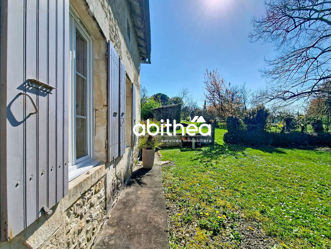 Maison à AVY