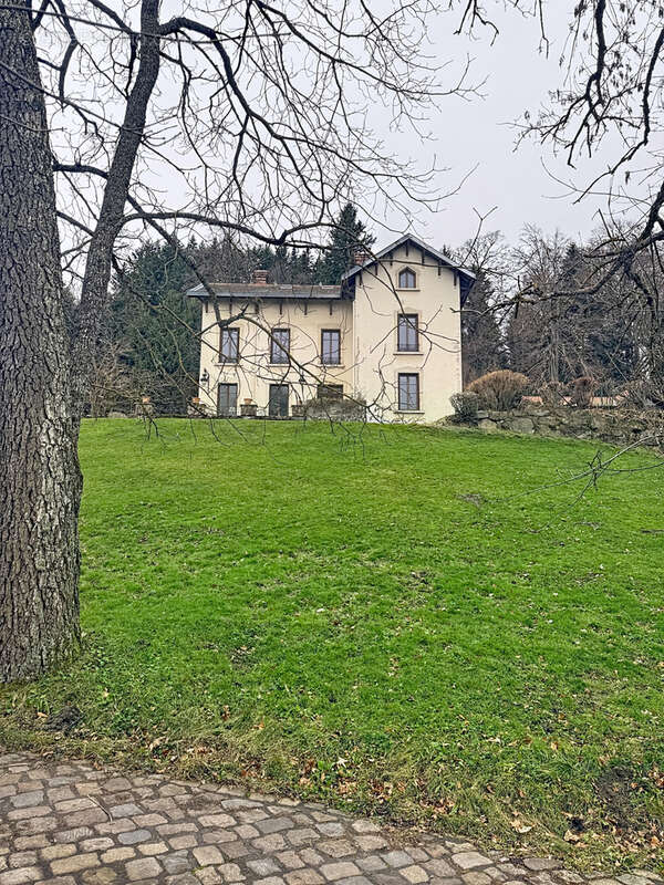 Maison à SAINT-BONNET-LE-CHATEAU