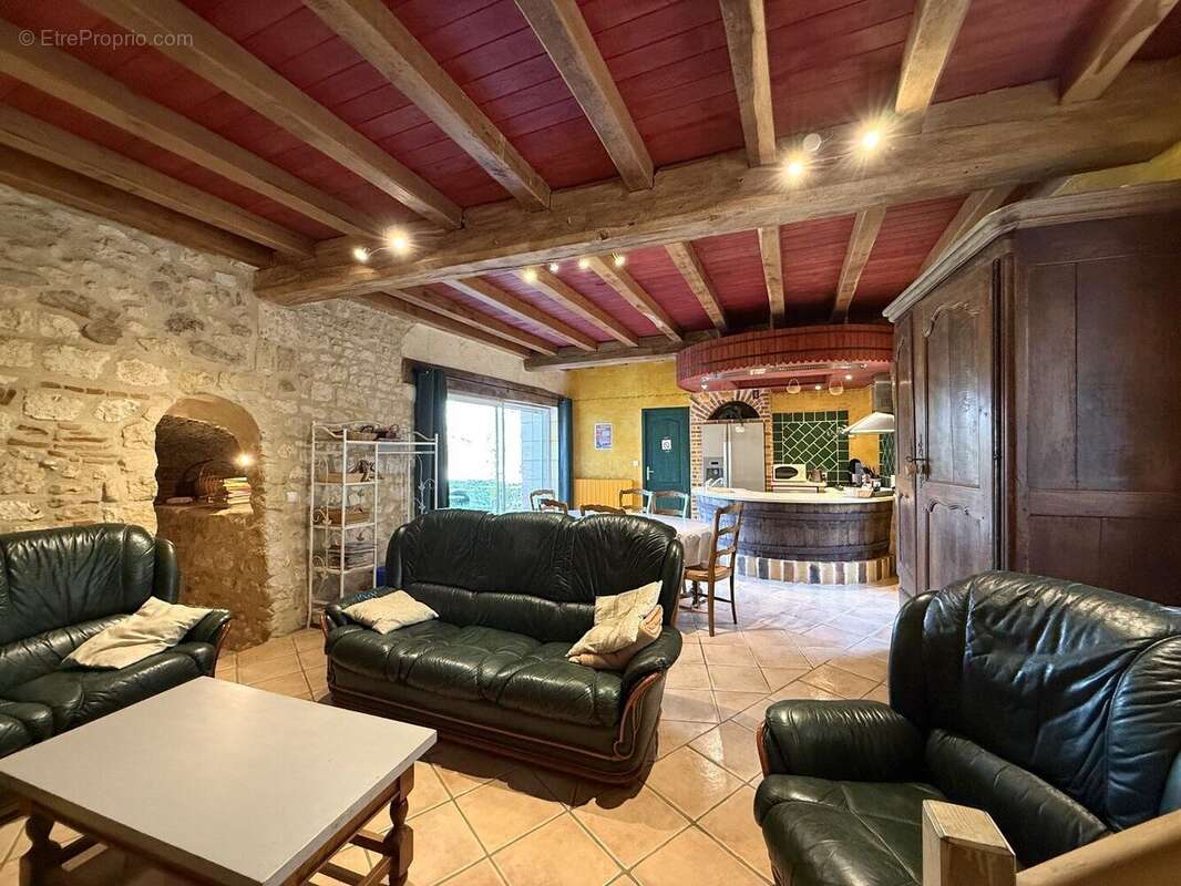 Maison à CHARRAS