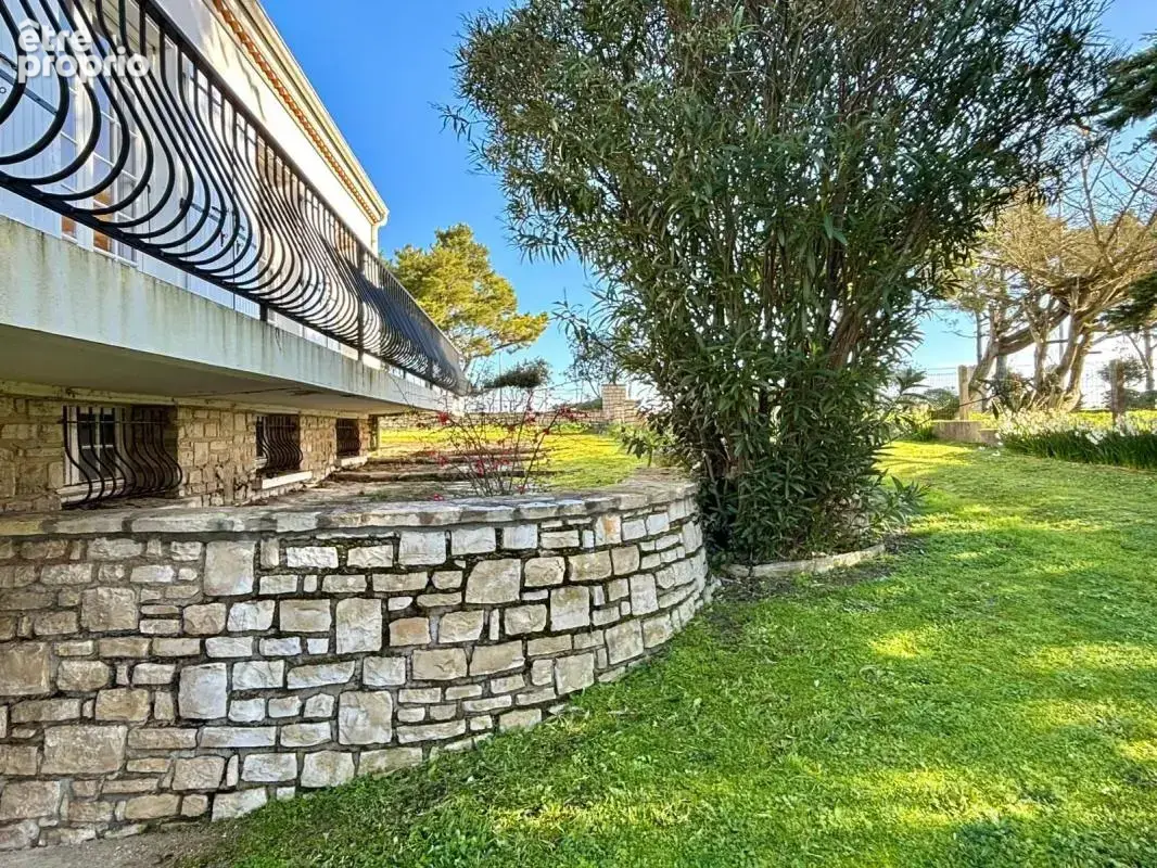 À vendre – Belle maison familiale avec vue mer, dépendance et jardin – La Brée-les-Bains, plage à pied - photo 29