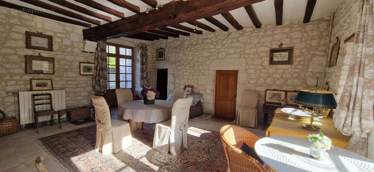 Maison à CHAMPIGNY-SUR-VEUDE