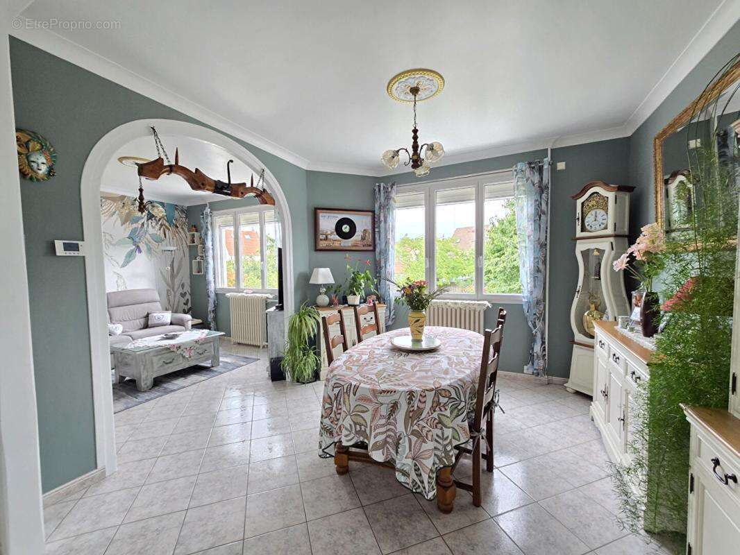 Maison individuelle avec 4 chambres, véranda et magnifique jardin - 175 M2 utiles - photo 5