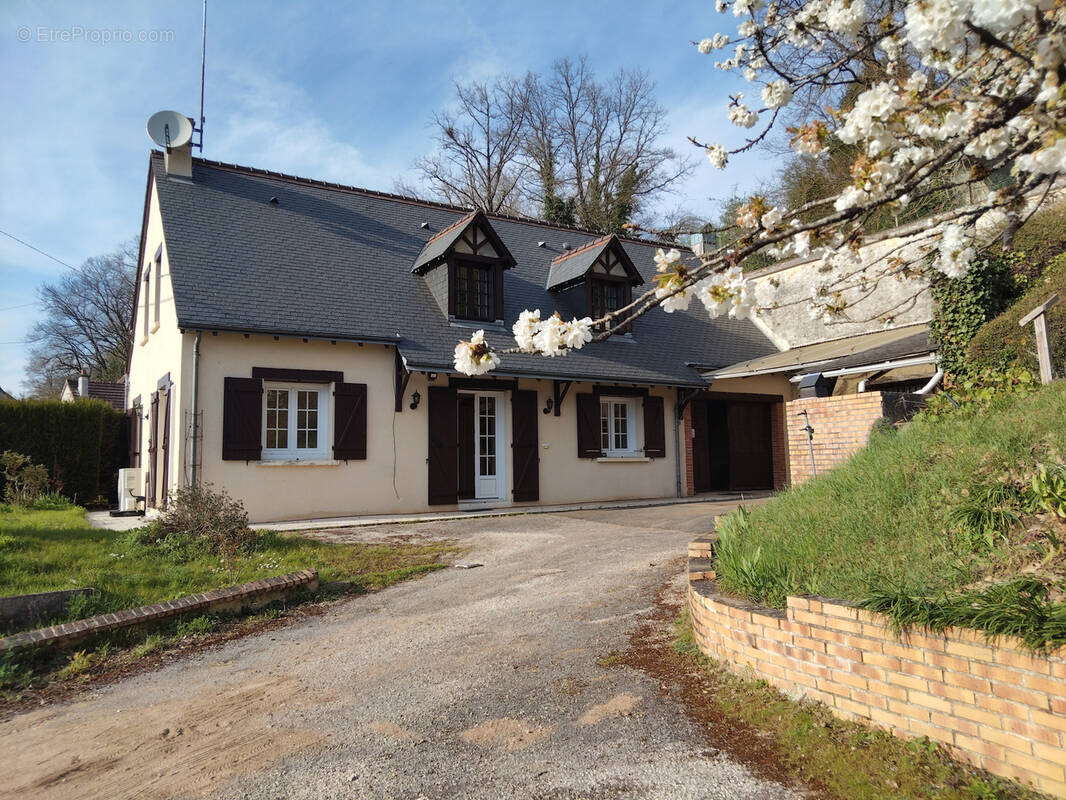 Maison à NAZELLES-NEGRON