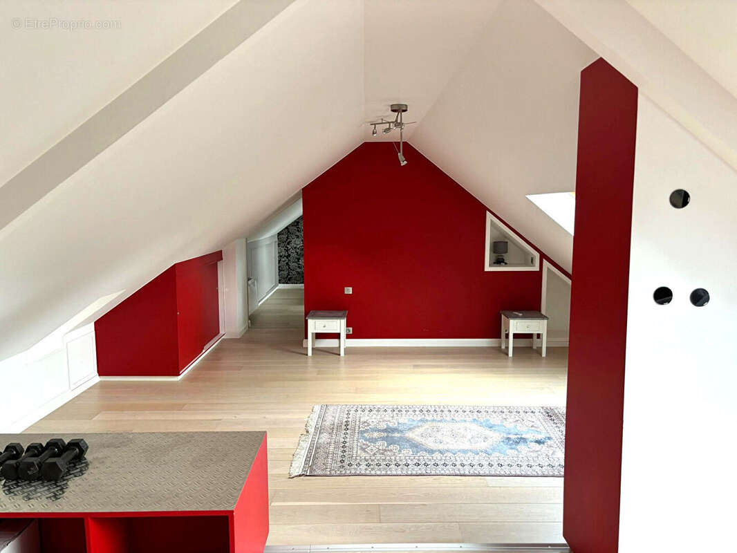 SAINT SAUVEUR LE VICOMTE, au coeur de la ville, grande maison de ville en excellent état - photo 13