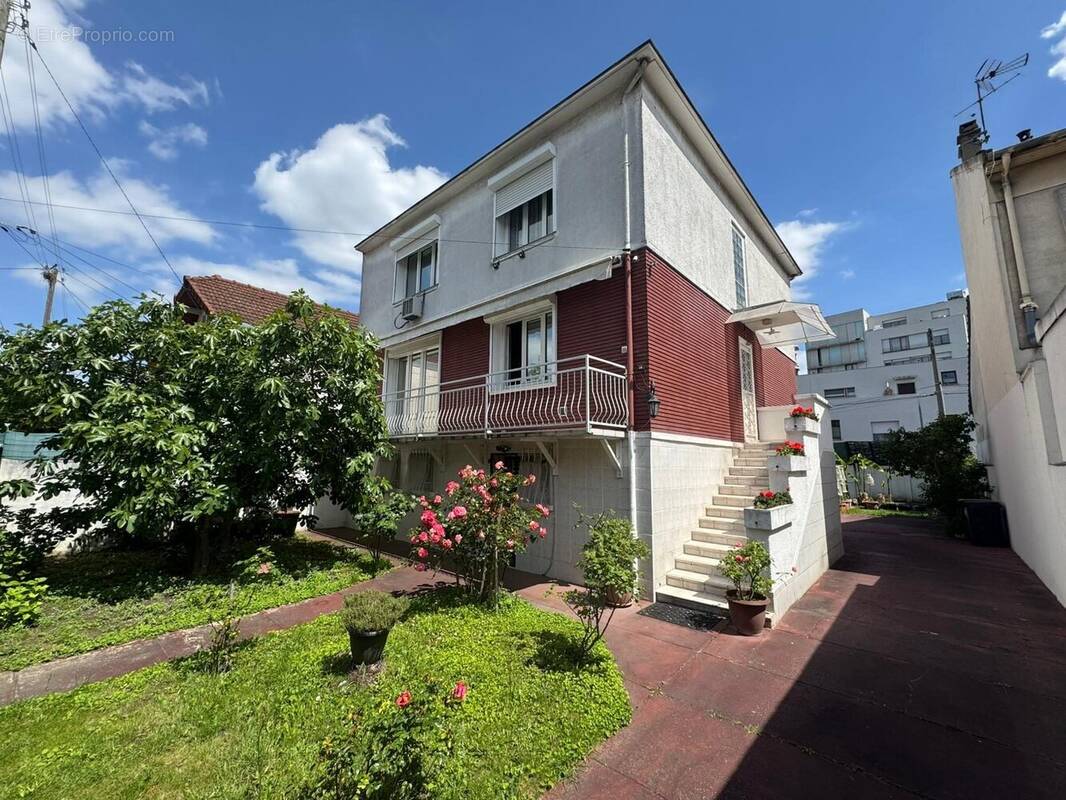 Maison à LA COURNEUVE