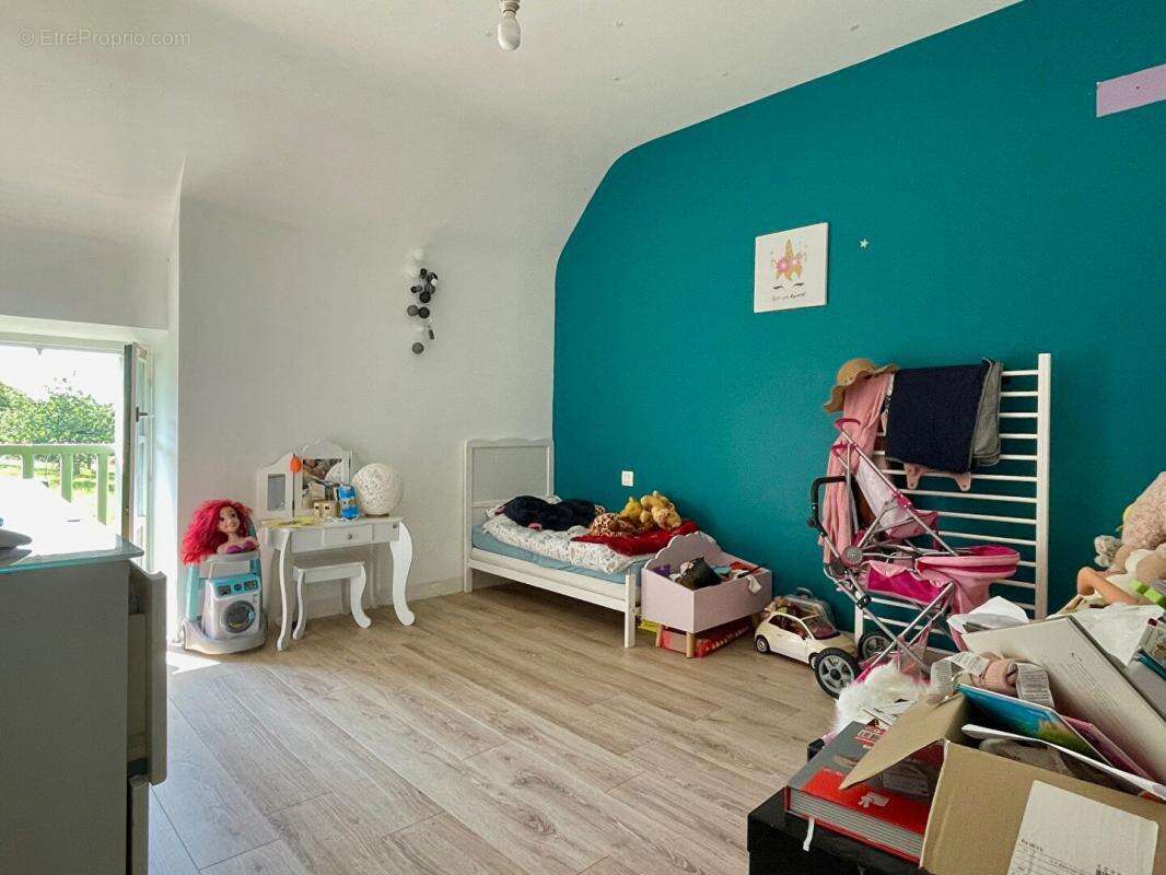 Maison à LA CHAPELLE-DE-BRAIN