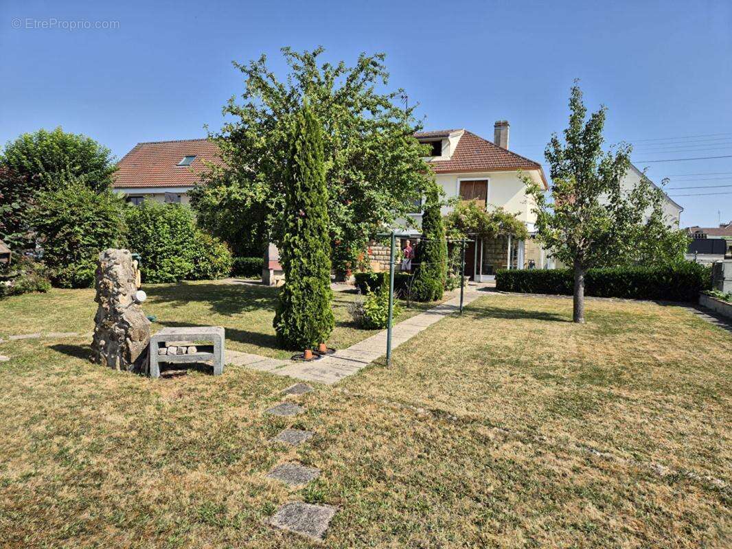 Maison à CHOISY-AU-BAC