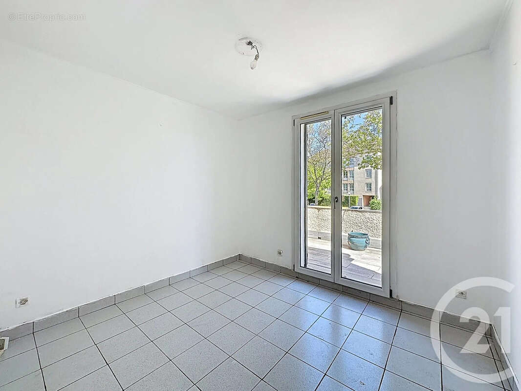 Maison à DECINES-CHARPIEU