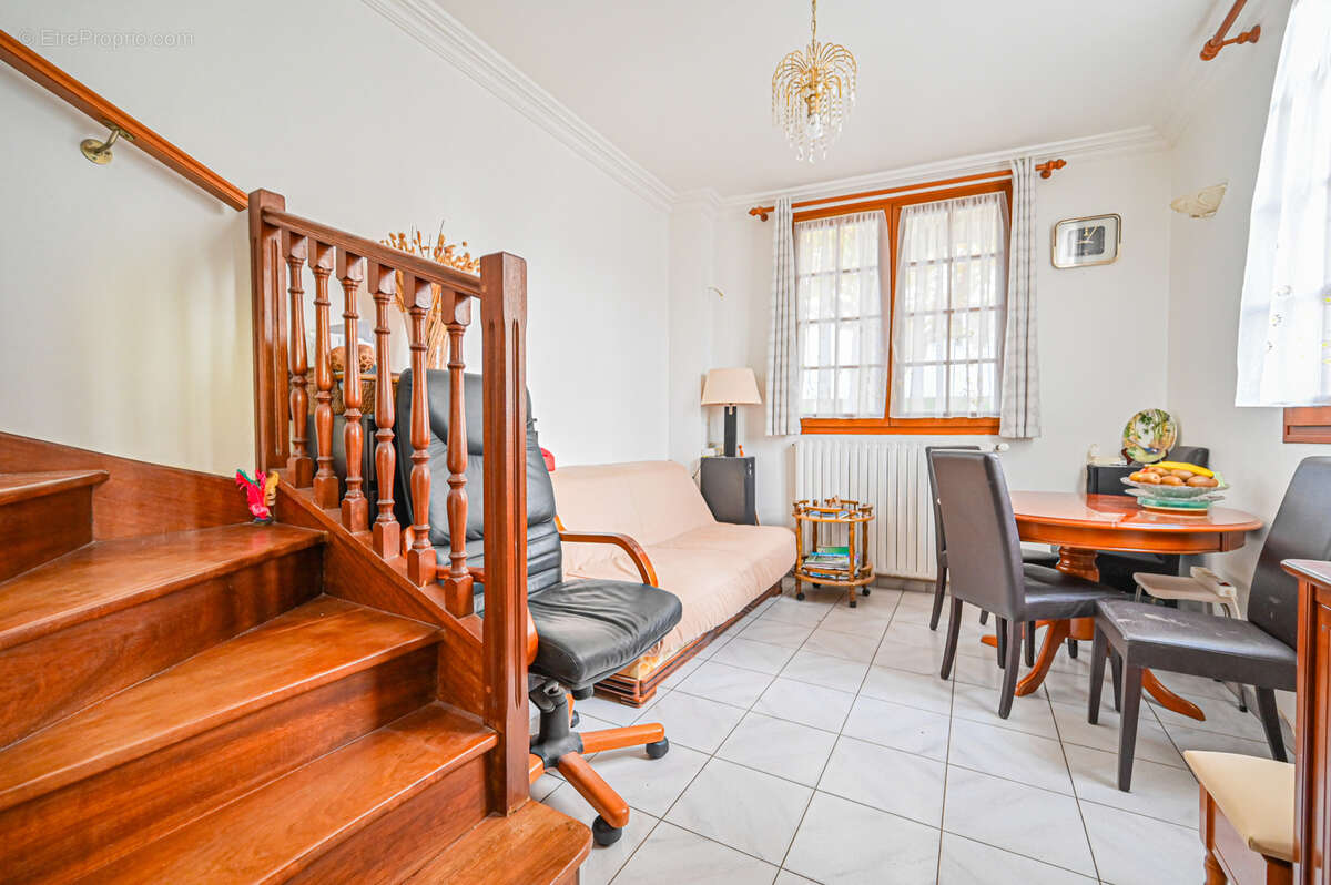 Maison à SAINT-MAUR-DES-FOSSES