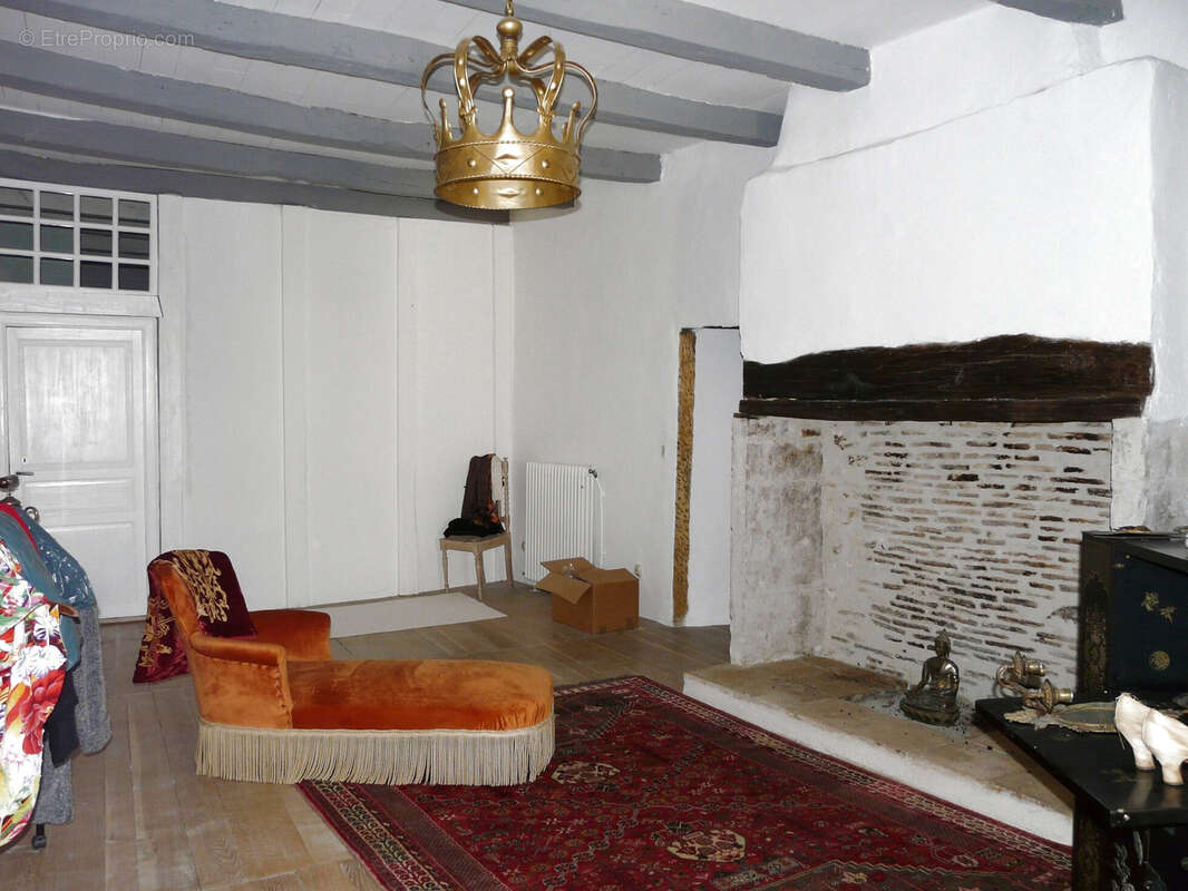 Maison à CASTELNAU-MONTRATIER