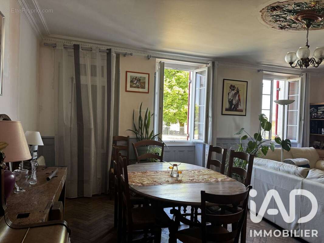 Maison 334 m² à Pleine-Selve  - photo 4