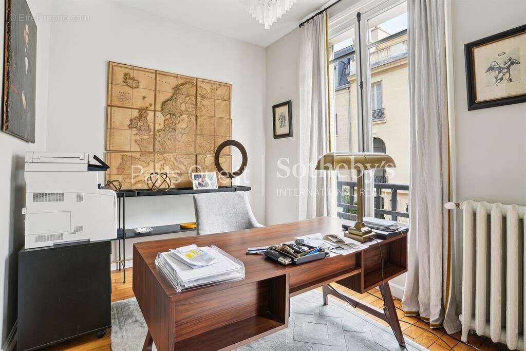 Maison à NEUILLY-SUR-SEINE