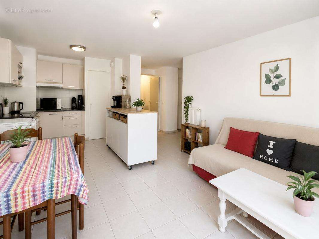 Maison plain-pied - 2 chambres - 64 m² - garage - jardin - photo 3