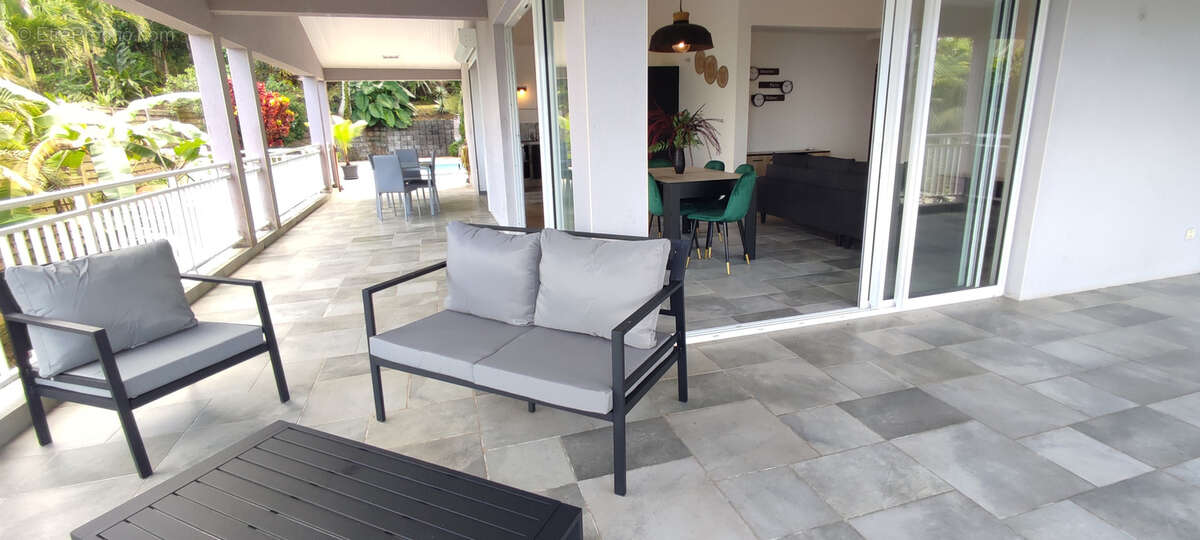 Maison à LES TROIS-ILETS