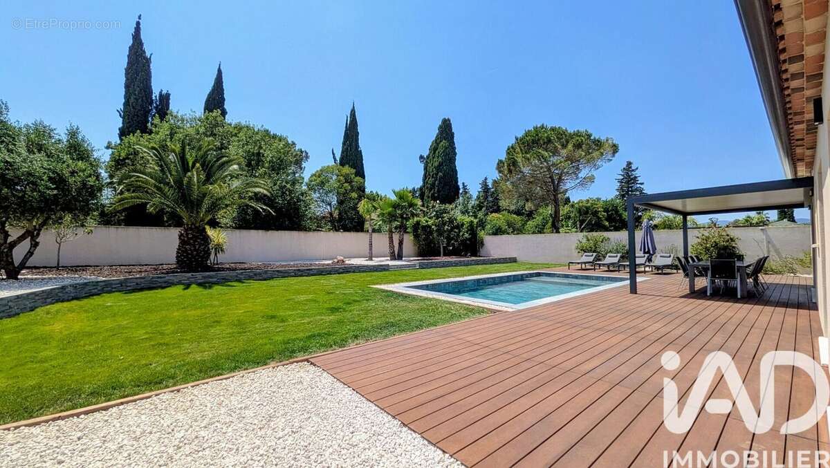 Maison 136 m² à La Crau  - photo 6