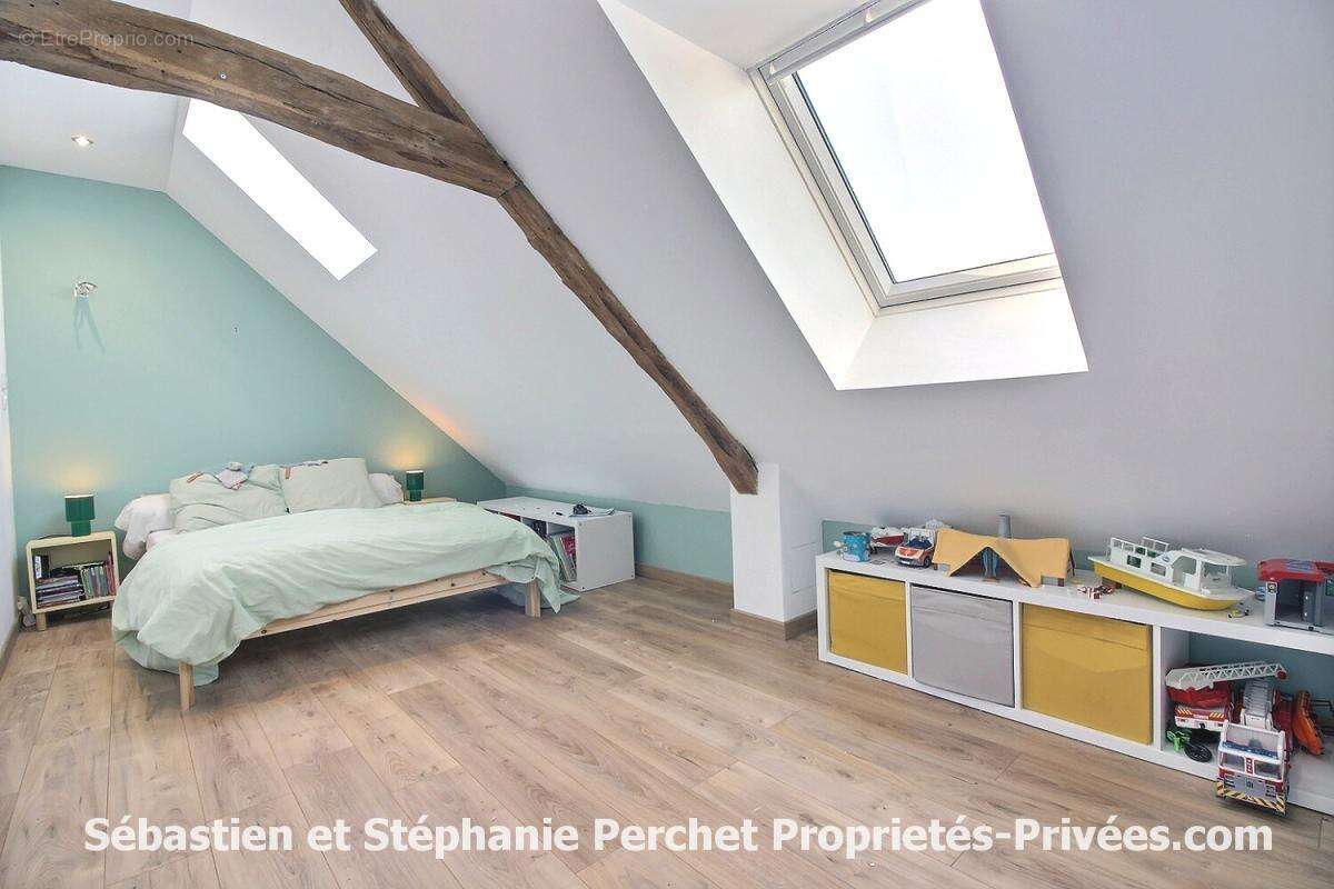 longère de charme en cours de rénovation -157 m² - 6 chambres -Terrain de 1 388 m² - Grand garage de 60 m² - Environnement calme - photo 10