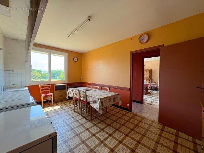 Maison 5 pièces 110m2 avec dépendance sur un hectare de terrain - photo 6
