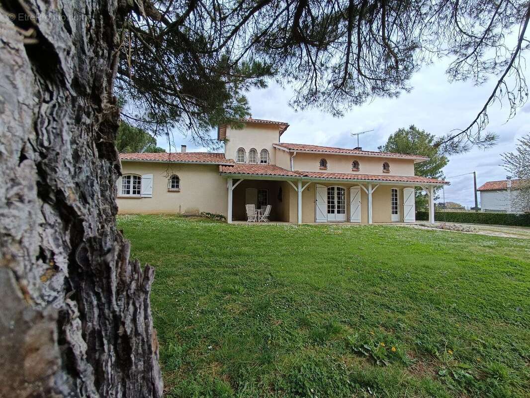 Maison sur demi-niveau spacieuse avec grand garage - photo 9