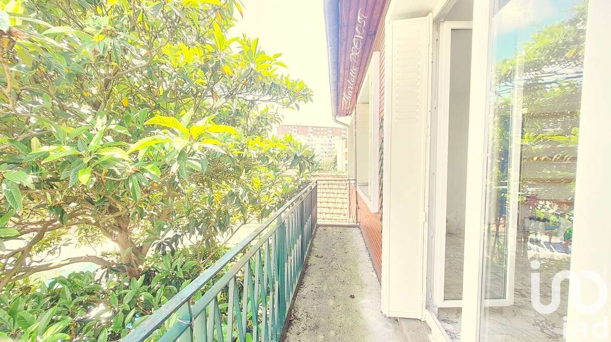 Photo 3 - Appartement à LA COURNEUVE