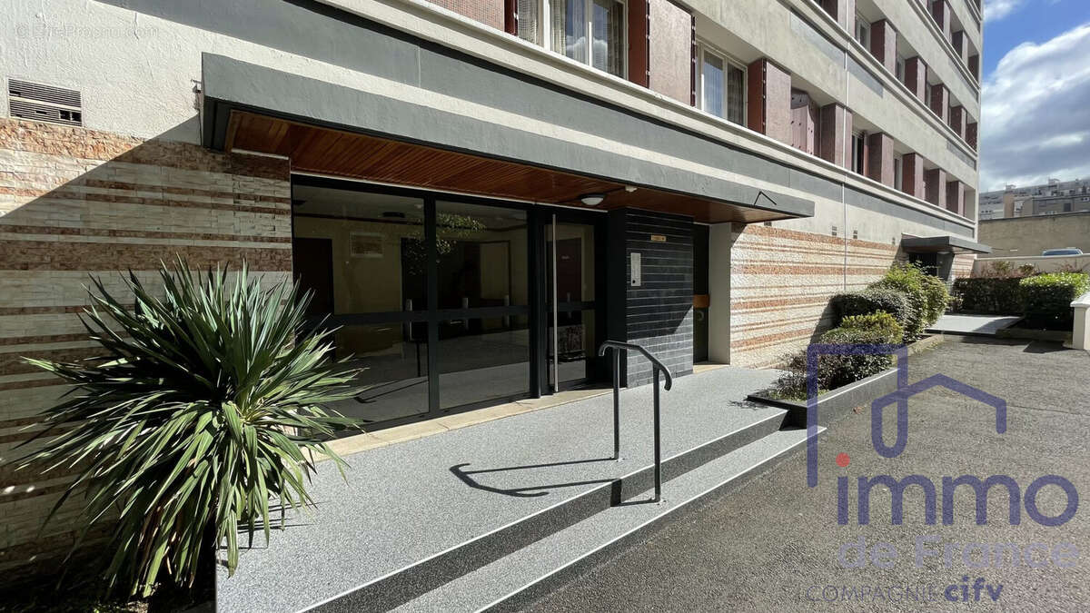 Appartement à SAINT-ETIENNE