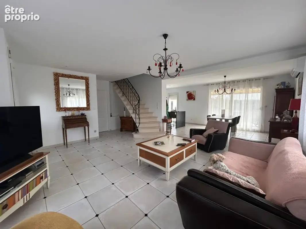 Maison 6 pièces 193 m² à vendre à Vivy (49680) - photo 3