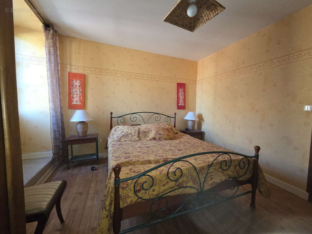 Ensemble immobilier dans le bourg du village - photo 12