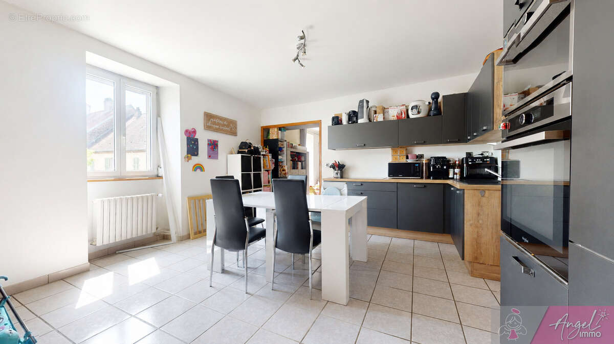 Appartement à GENDREY