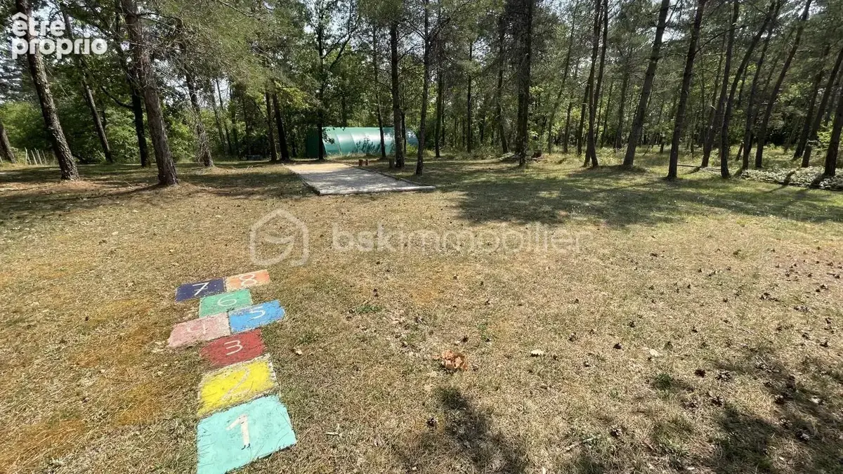 Propriété d’exception avec gîtes de 8 hectares au cœur du Périgord Noir avec vue sur les bois environnants - photo 16