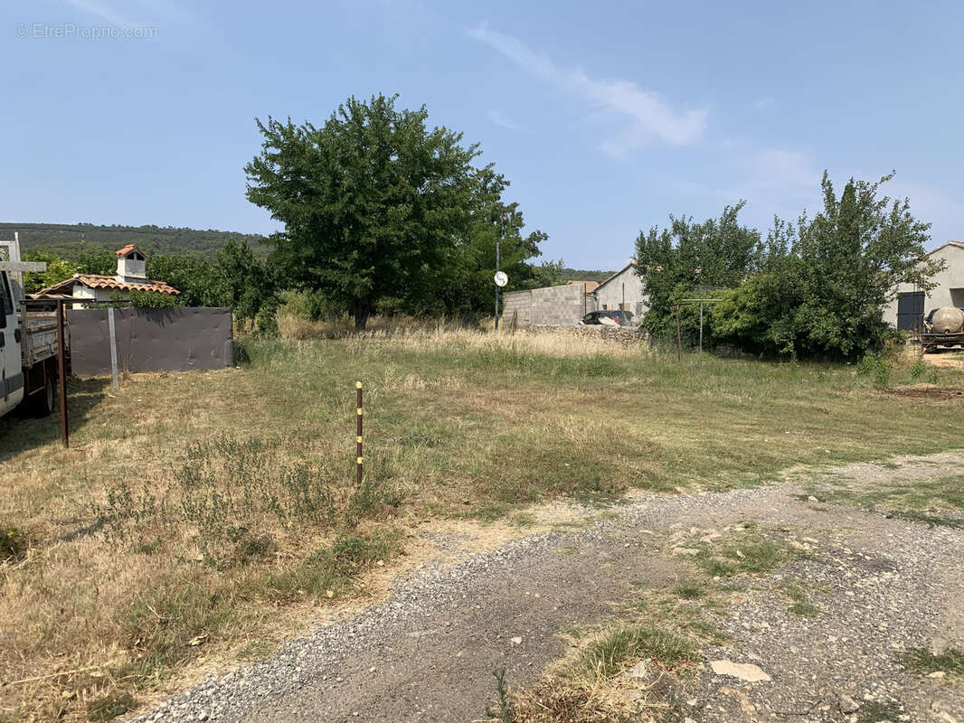 Terrain constructible 235 m2 à Tavernes - photo 2
