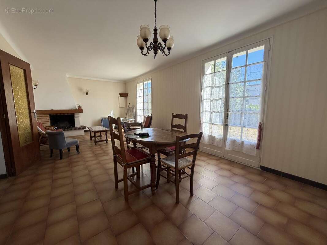 Maison à LA CHAPELLE-LAUNAY