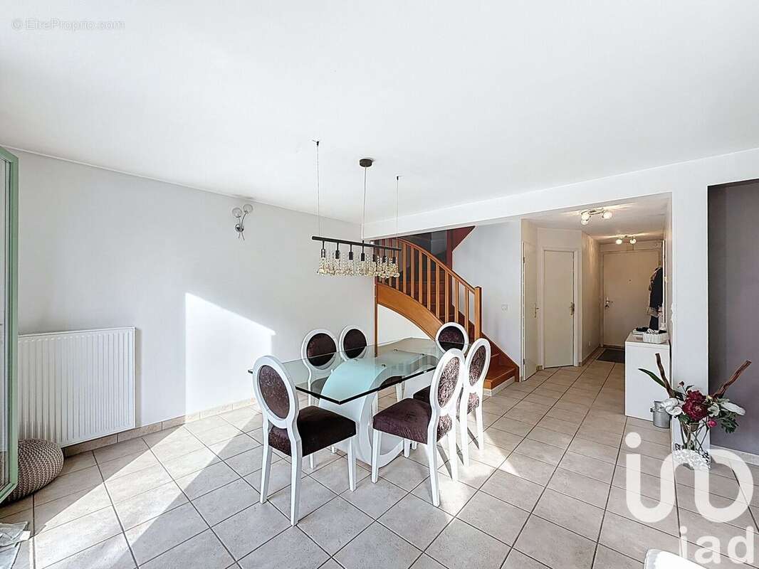 Photo 5 - Maison à LESIGNY