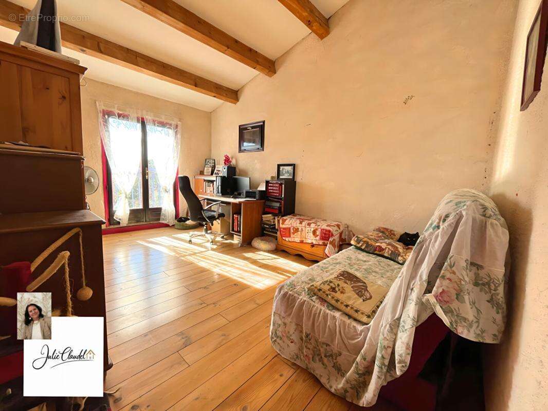 Maison à CHATEAUDOUBLE