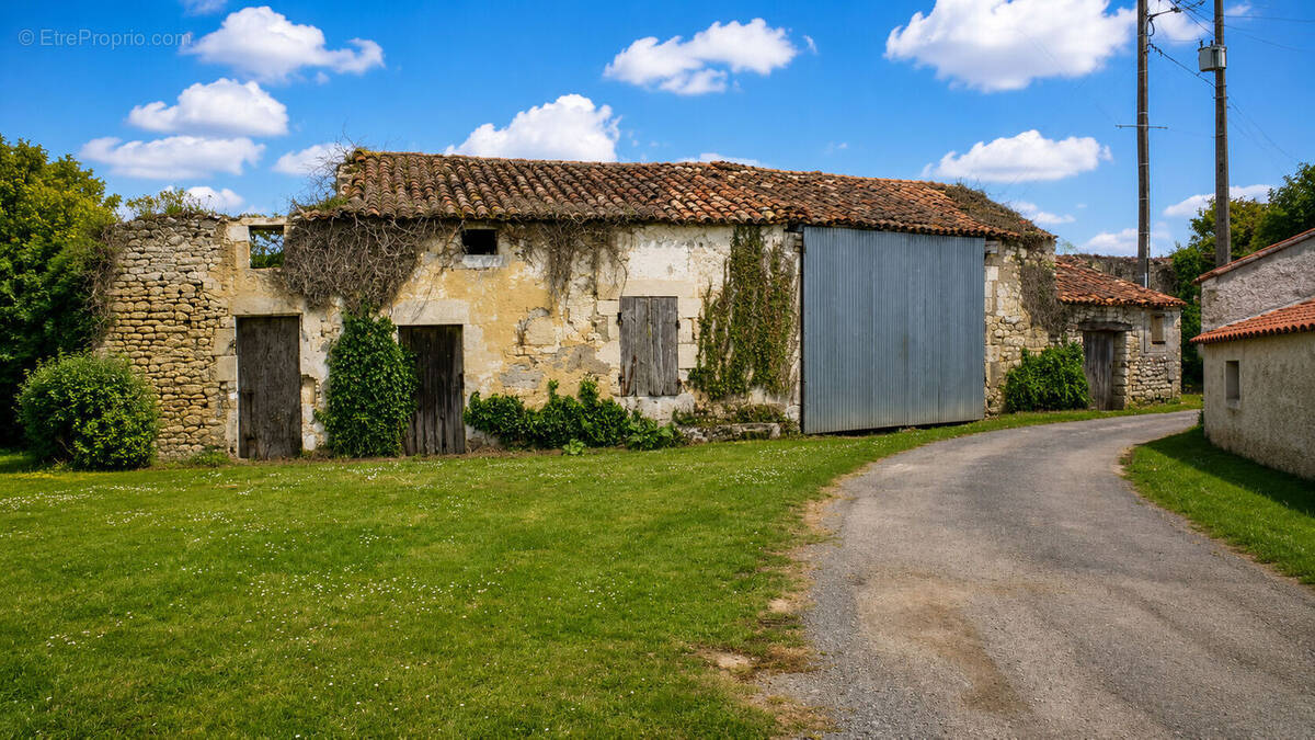 Maison à TRIZAY