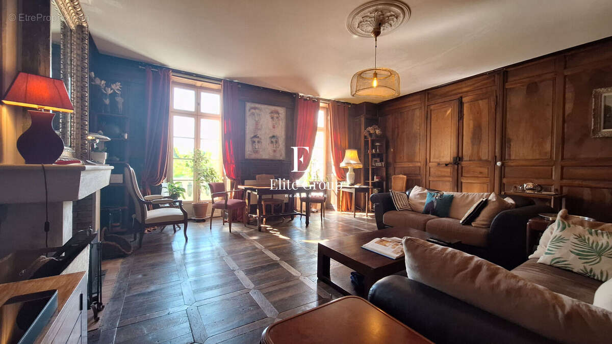 Maison à CHATEAUNEUF-SUR-CHARENTE