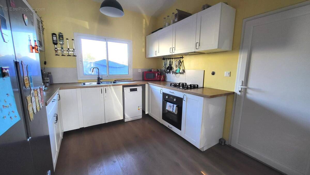 Maison à LES CLAYES-SOUS-BOIS