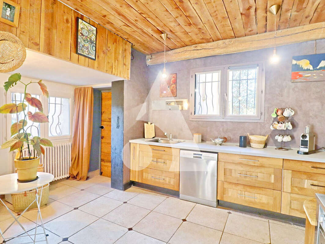 Maison à PEYPIN-D&#039;AIGUES