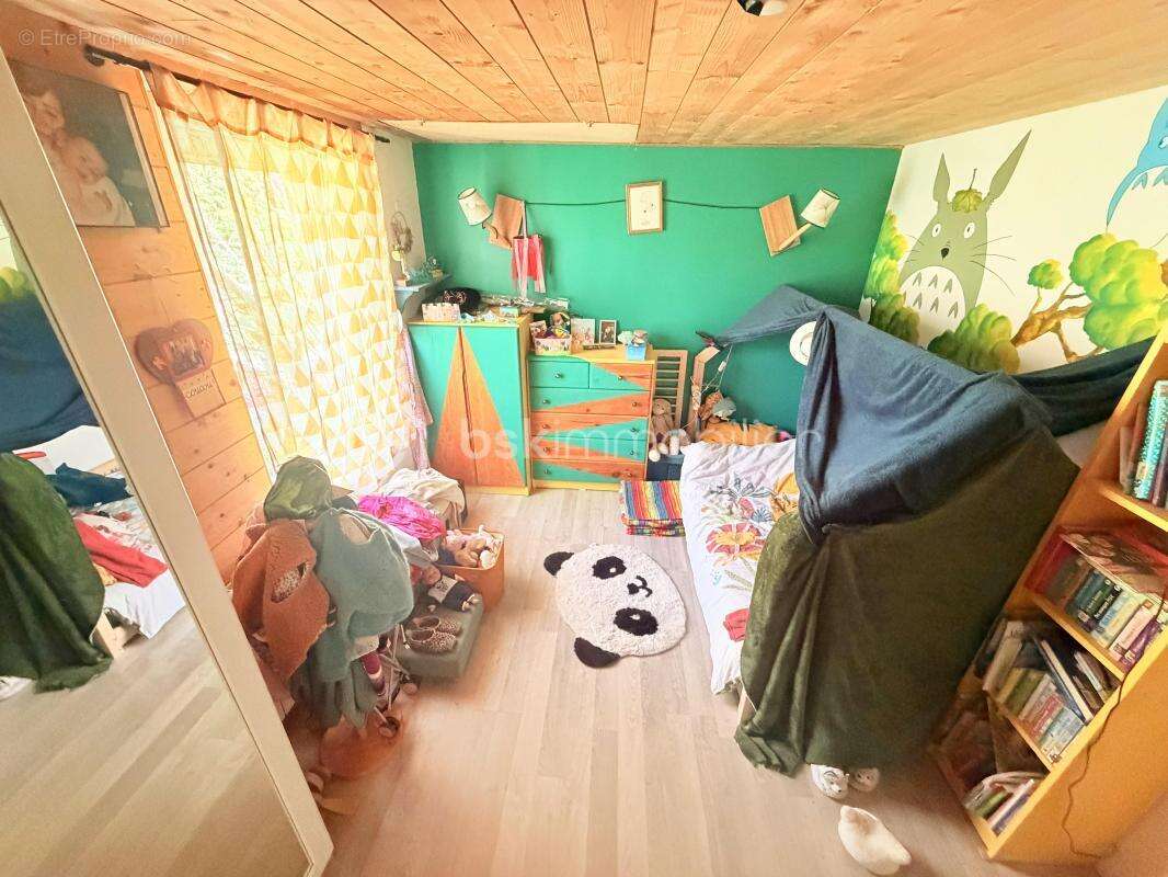 À vendre – Maison de plain-pied avec grand terrain dans un environnement très calme sans aucuns vis-à-vis - photo 12
