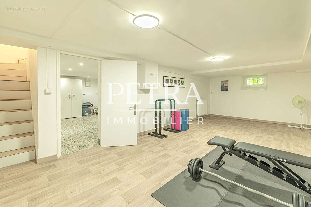 Maison à L&#039;HAY-LES-ROSES