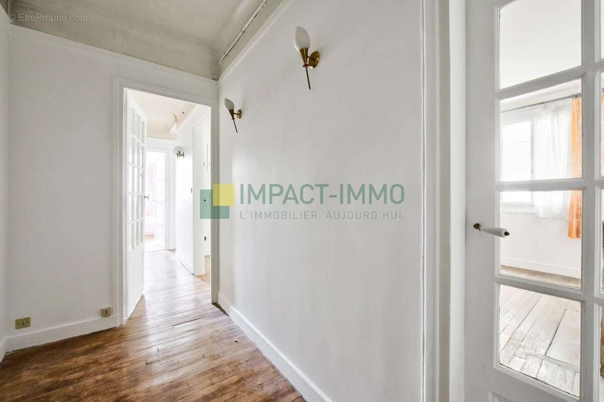 Appartement à COURBEVOIE