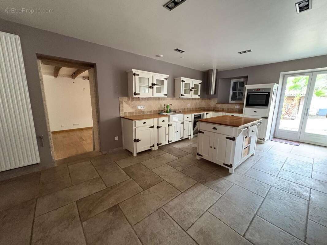 Maison 249 m² à Magne  - photo 3