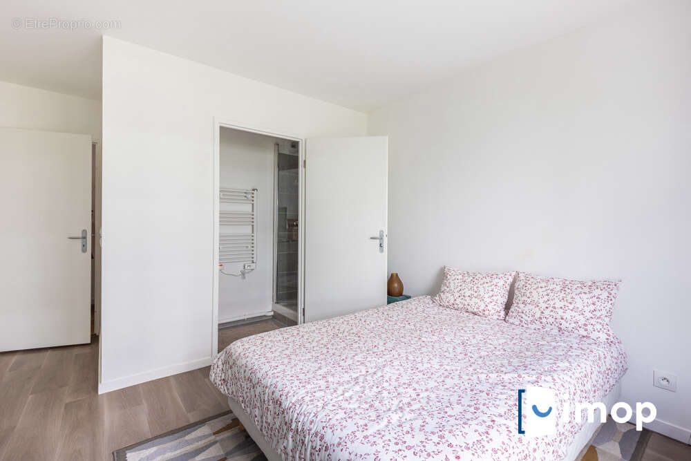Appartement à LES PAVILLONS-SOUS-BOIS
