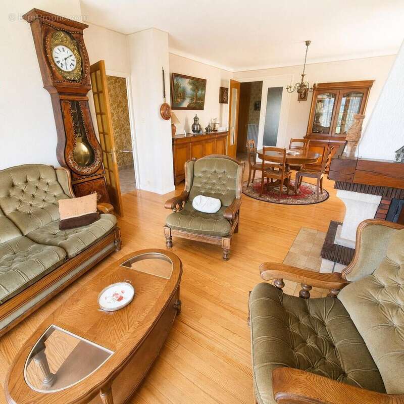 Maison 167 m² à Riom  - photo 3