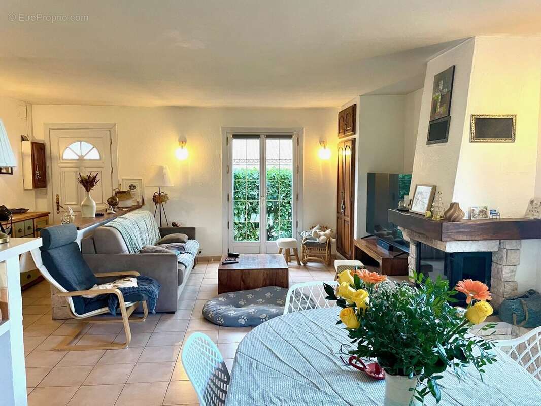 Maison à SAINT-JEANNET