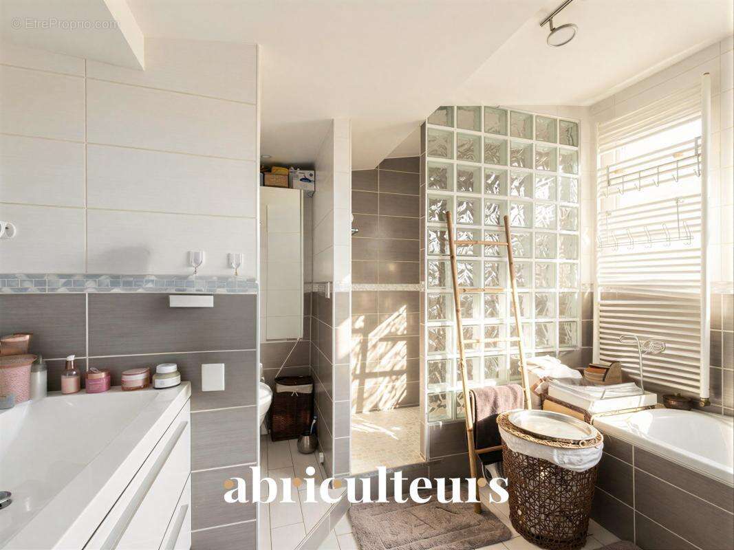 Loft  176 m² – Esprit maison (Colombes Centre / Gare) - photo 12