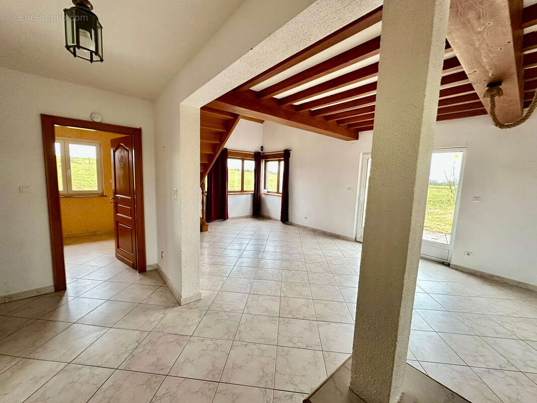 Maison à ESMOULIERES