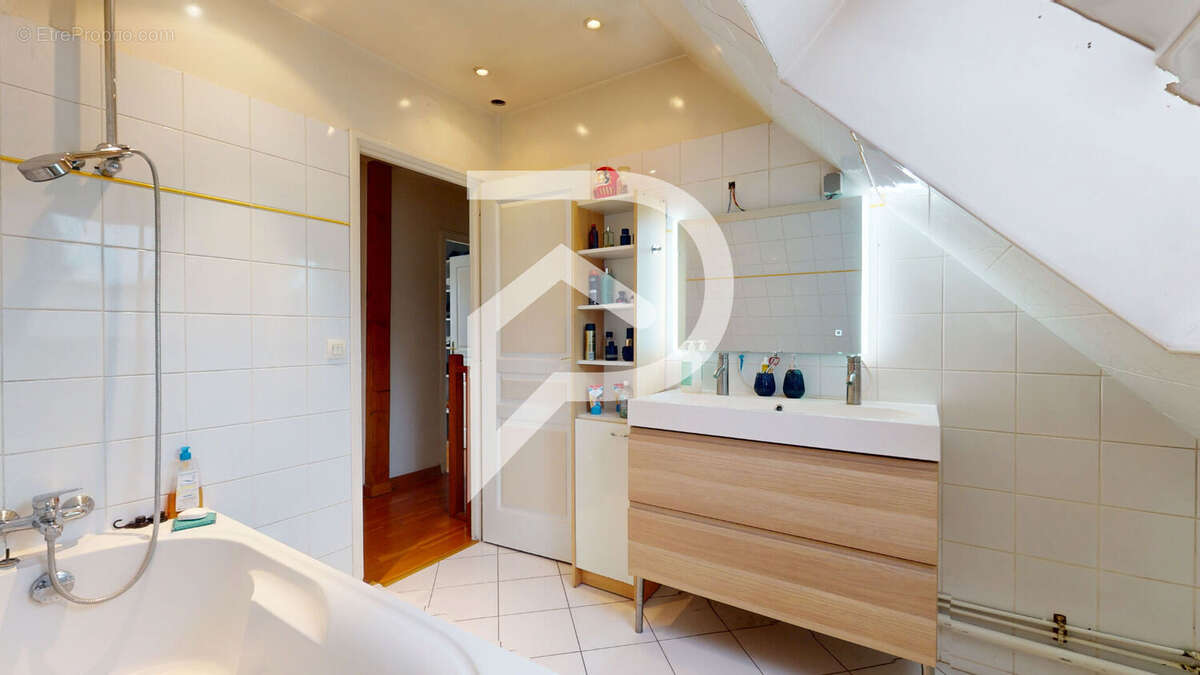 Appartement à LES MUREAUX