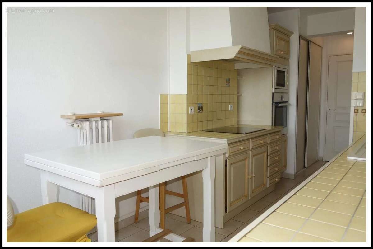 Appartement à BAGNOLS-SUR-CEZE