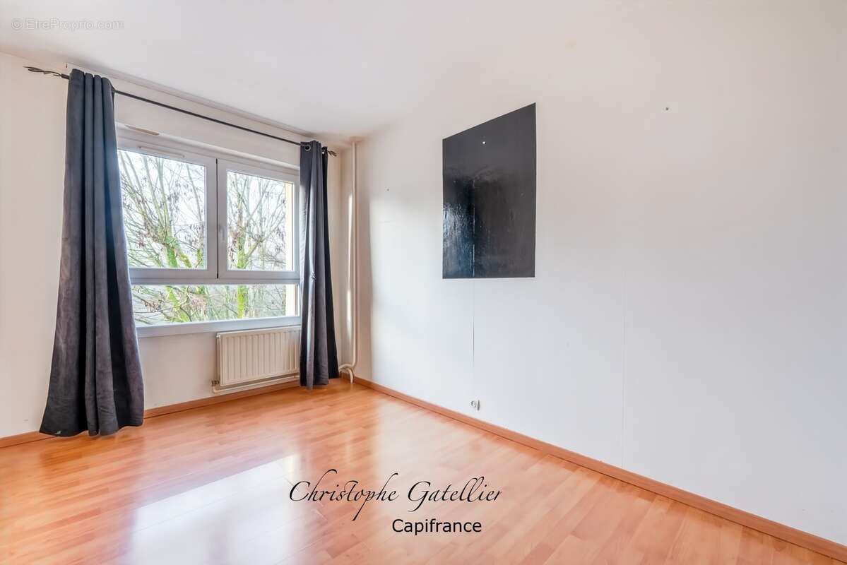 LES COUDRAYS - Appartement 3 pièces lumineux – 2ème étage avec ascenseur – Vue parc – Résidence sécurisée – Élancourt - photo 9