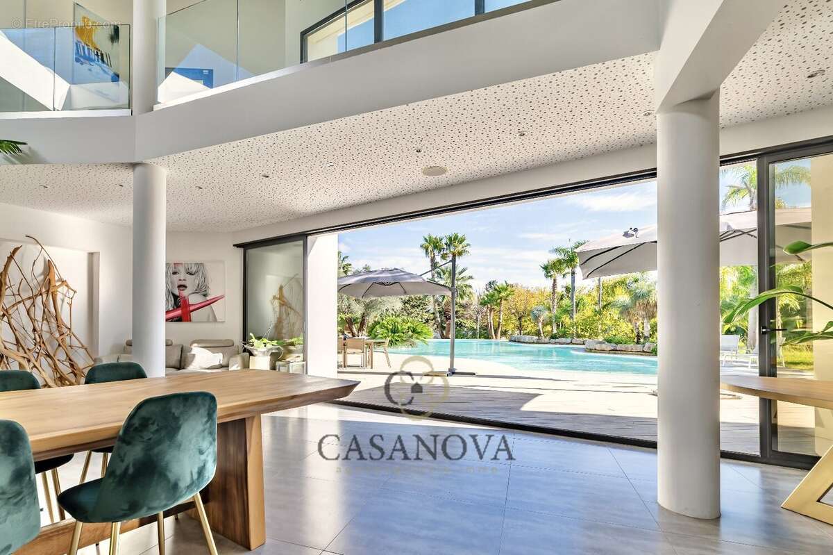 Maison à SAINT-BRES