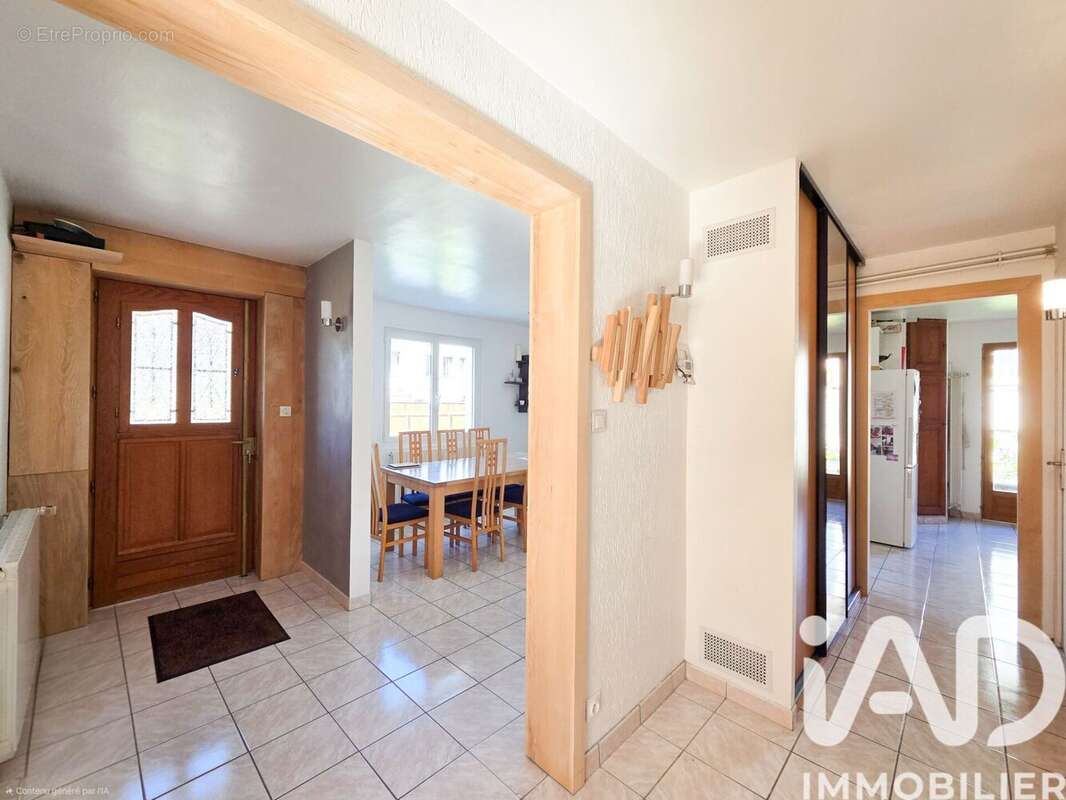 Photo 2 - Maison à POISAT